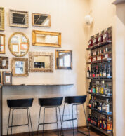 Locale (pizzeria Cavò lievitati e Distillati)