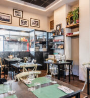 Locale (pizzeria Cavò lievitati e Distillati)