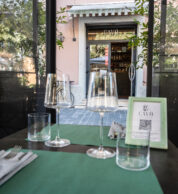 Esterno (pizzeria Cavò lievitati e Distillati)