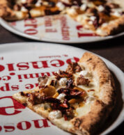 I peperoni fanno opposizione (pizzeria Farina, Pesaro)