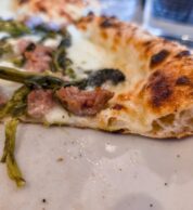 Salsiccia e friarielli (pizzeria Cacio e Pepe, Mosciano)