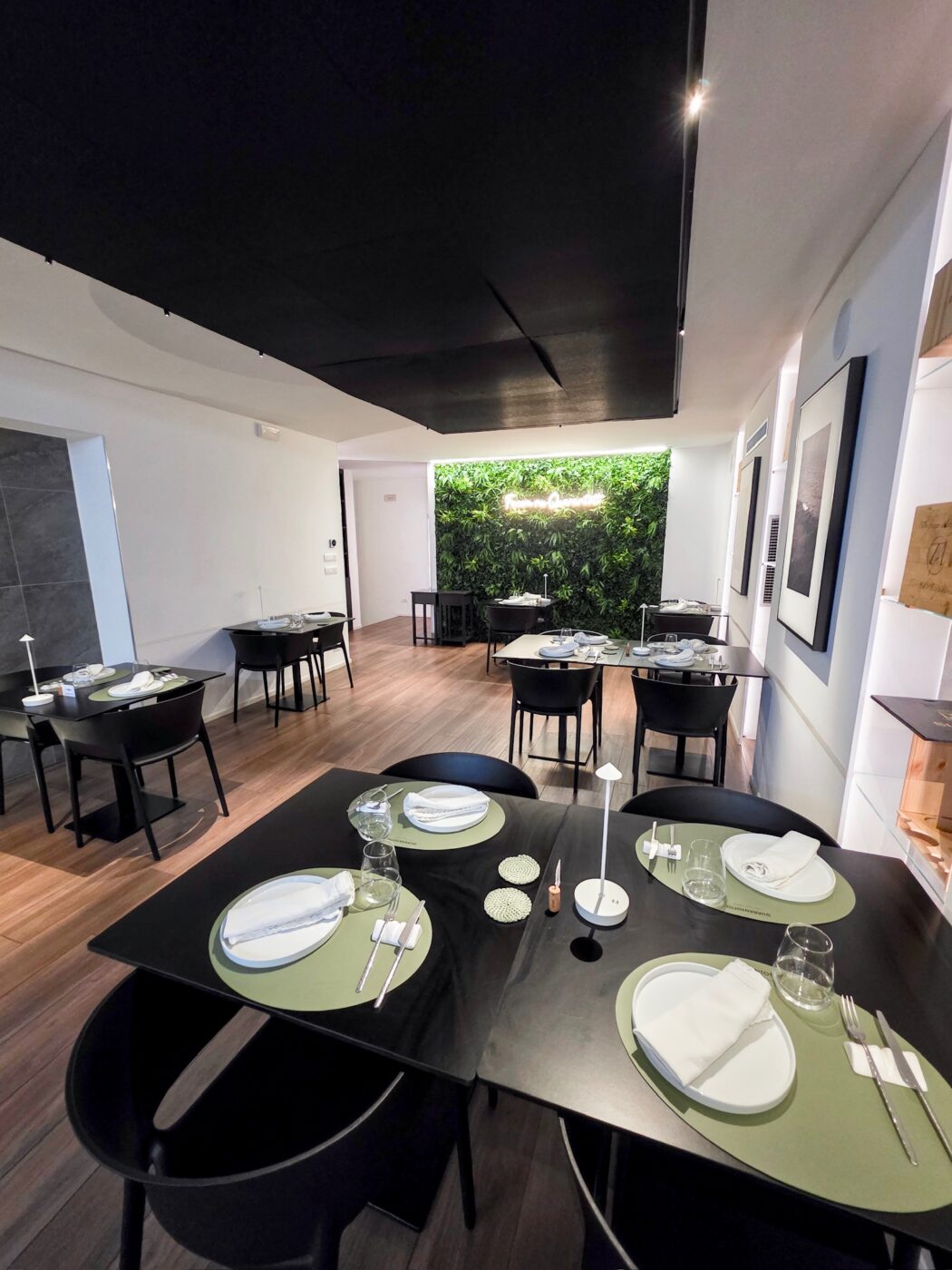 Interno (pizzeria Quarantotto, Roseto degli Abruzzi)