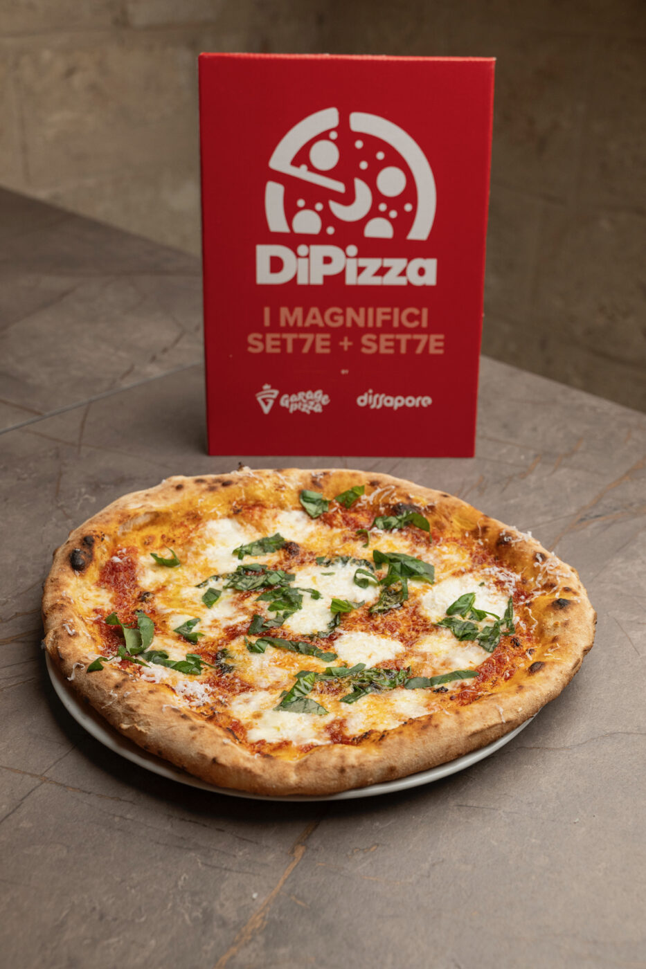 Pomodoro e bufala (pizzeria Makò, Foggia)