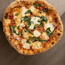 Pomodoro e bufala (pizzeria Makò, Foggia)