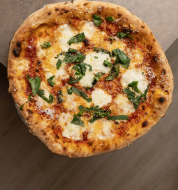 Pomodoro e bufala (pizzeria Makò, Foggia)