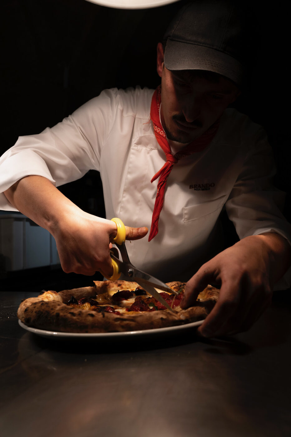 Margherita bruciata (pizzeria Brando, Gioia Del Colle)