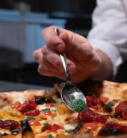 Margherita bruciata (pizzeria Brando, Gioia Del Colle)