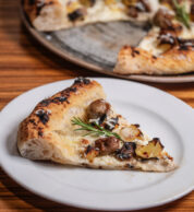 Pizza Nostrana (pizzeria Impasti, San benedetto del Tronto)