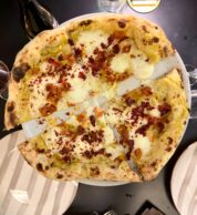 Porro e Salsiccia (pizzeria L'Aforisma, Torino)