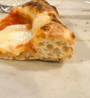 Margherita dettaglio (pizzeria Sa Scolla, Cagliari)